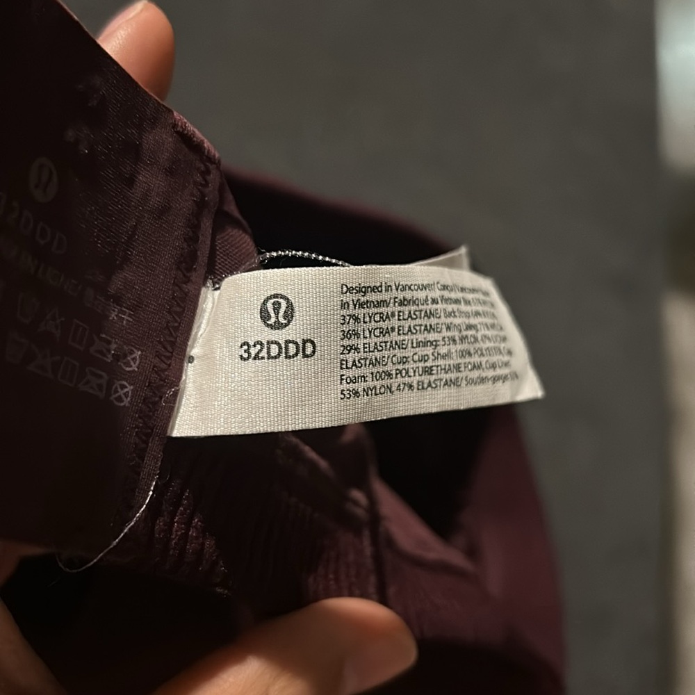 Lululemon bra 32DDD - Picture 4 of 4